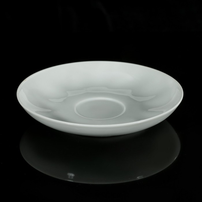 Блюдце чайное 15 см "Тюльпан"