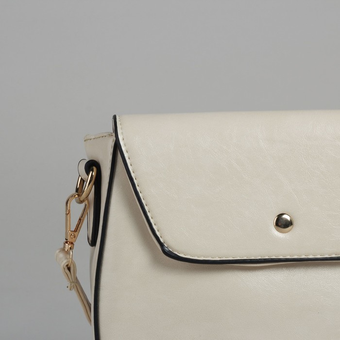 Сумка женская на молнии, 1 отдел с перегородкой, 1 наружный карман, регулируемый ремень, цвет молочный