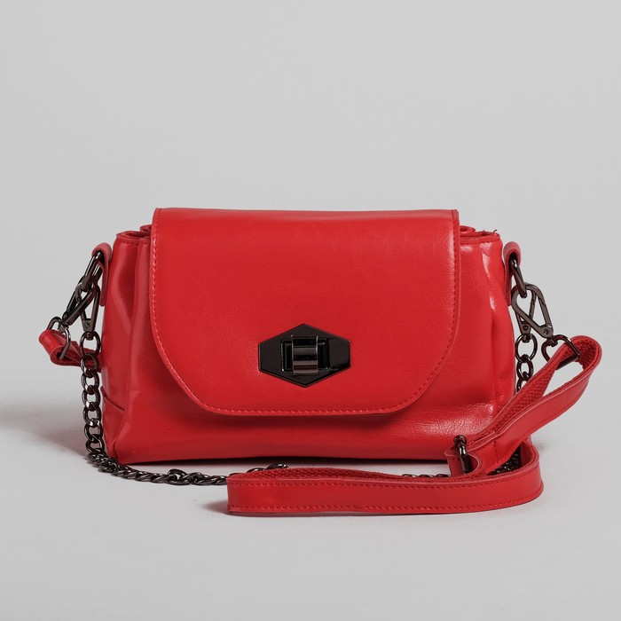 Сумка женская на клапане, 3 отдела, 1 наружный карман, длинный ремень, красная