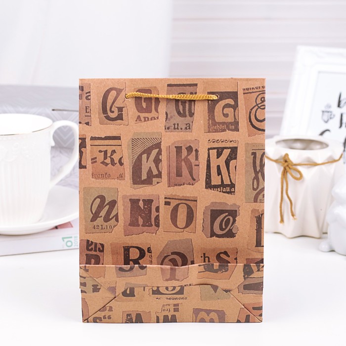 Пакет крафт "Буквы", 23 х 32 х 8,5 см