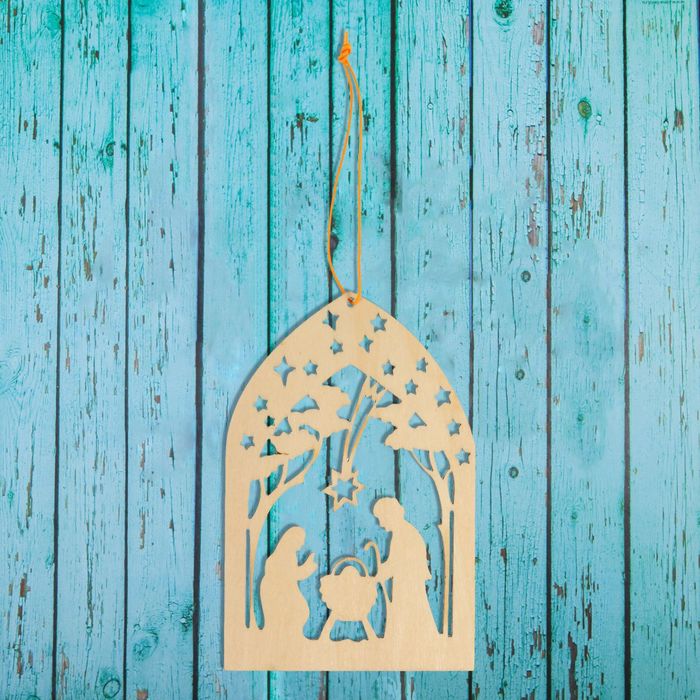 Подвеска резная под роспись "Ночь на Рождество"