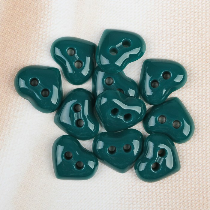 Пуговица детская, 2 прокола "Сердечко", цвет темный малахит