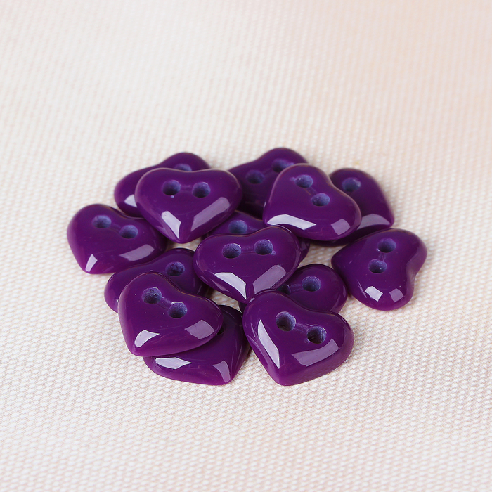 Пуговица детская, 2 прокола "Сердечко", цвет ярко-лиловый