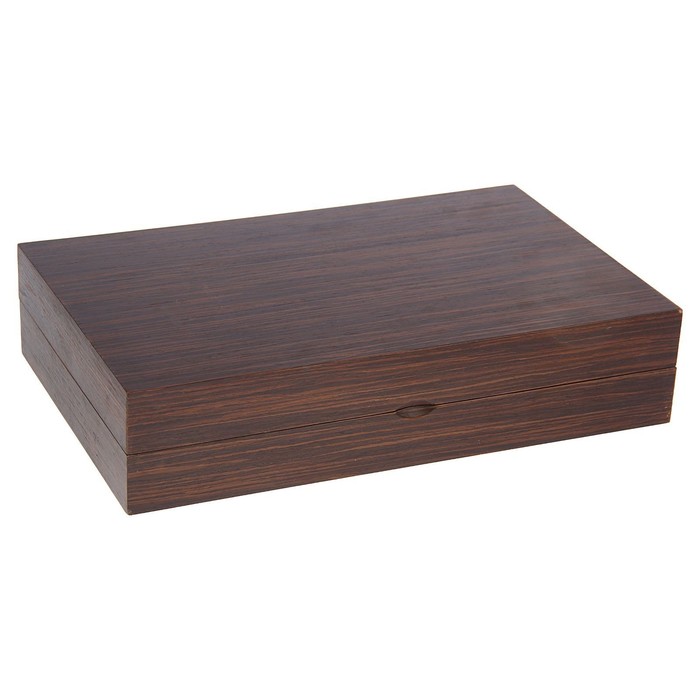 Шахматы подарочные в раздвижном деревянном кейсе, поле 22 × 22 см, УЦЕНКА (пятно на поле)