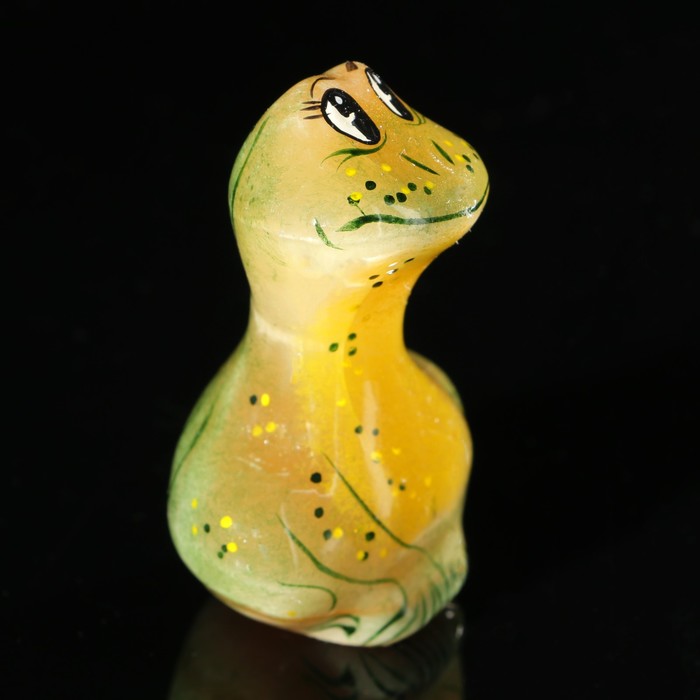Сувенир «Любопытная лягушка», 4,5×6 см, селенит