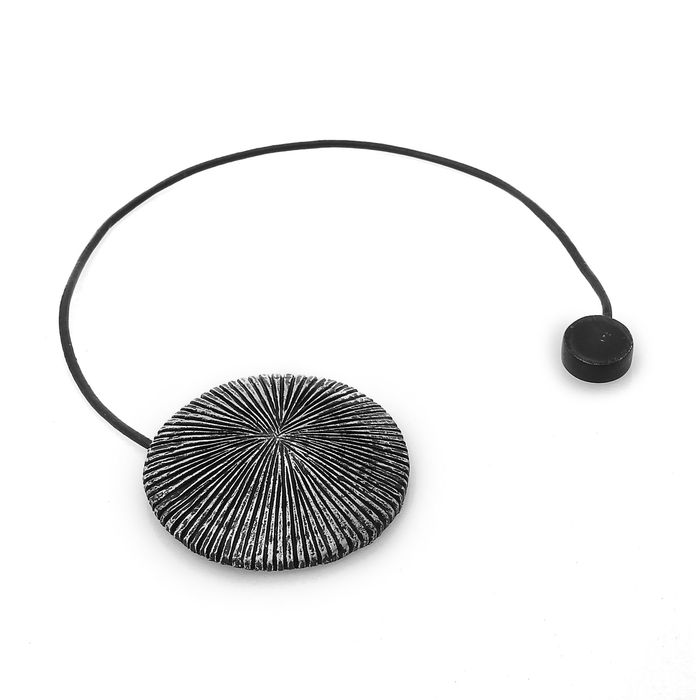 Подхват для штор "Круг лучи", d=8см, цвет чернёное серебро