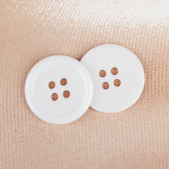 Пуговица классическая на 4 прокола, d=20мм, цвет белый