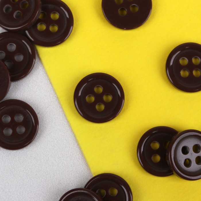 Пуговица классическая на 4 прокола, d=10мм, цвет коричневый