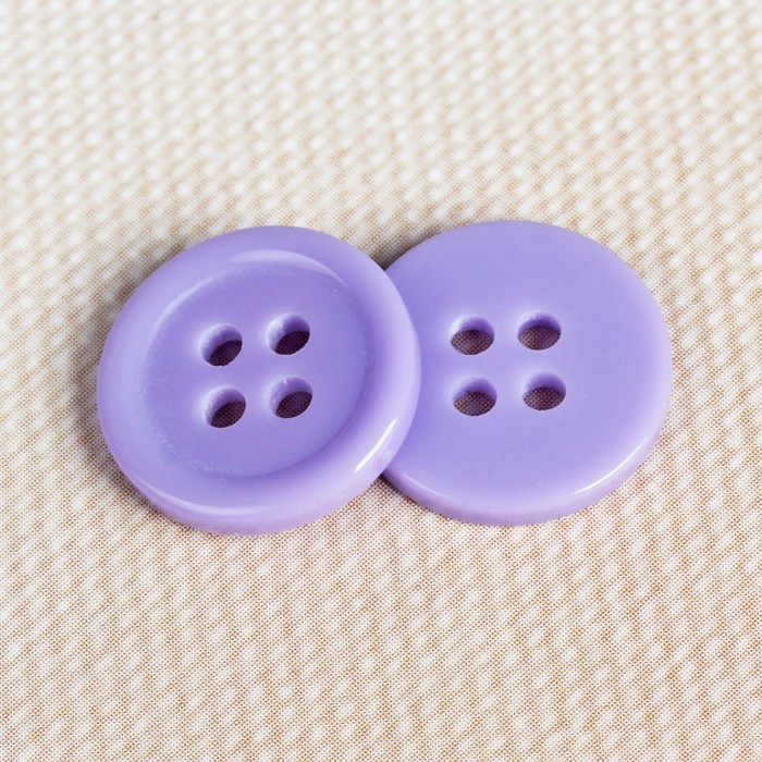 Пуговица классическая на 4 прокола, d=12мм, цвет сиреневый