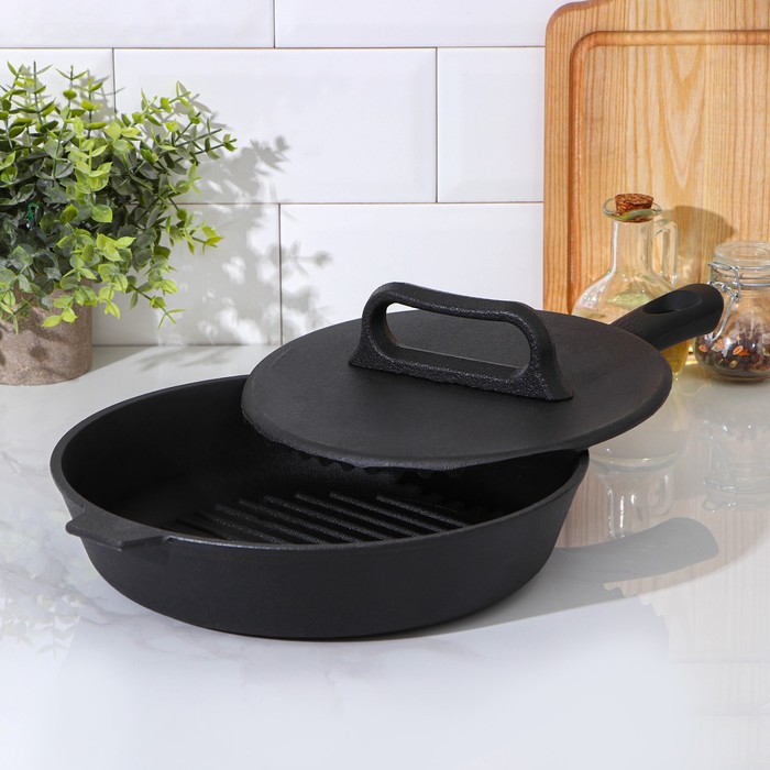 Сковорода-гриль 28х6 см литая, с бакелитовой ручкой, чугунная крышка МИКС