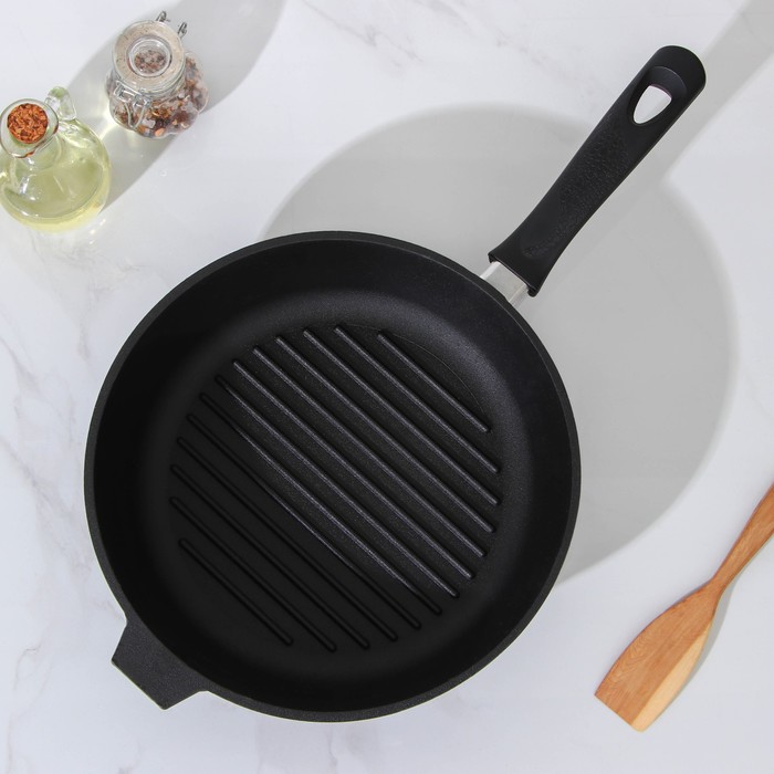 Сковорода-гриль 28х6 см литая, с бакелитовой ручкой, чугунная крышка МИКС