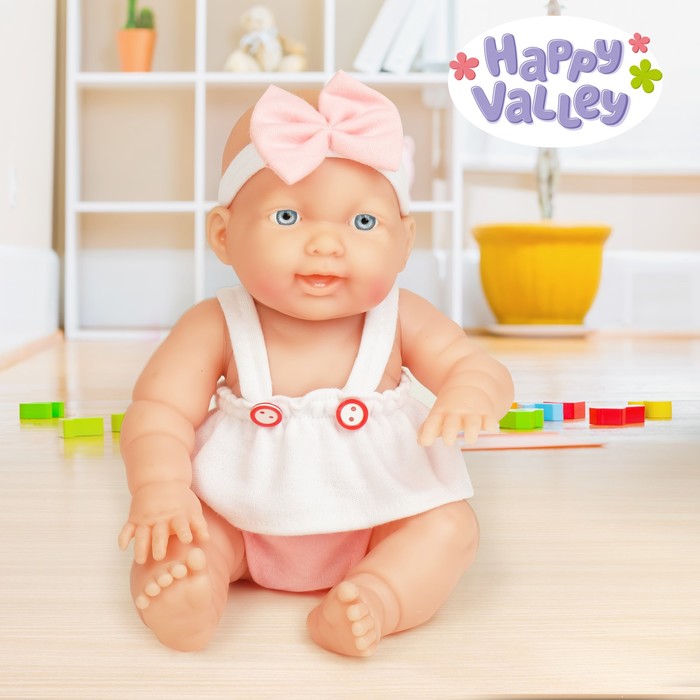 Пупс в бело-розовом костюмчике