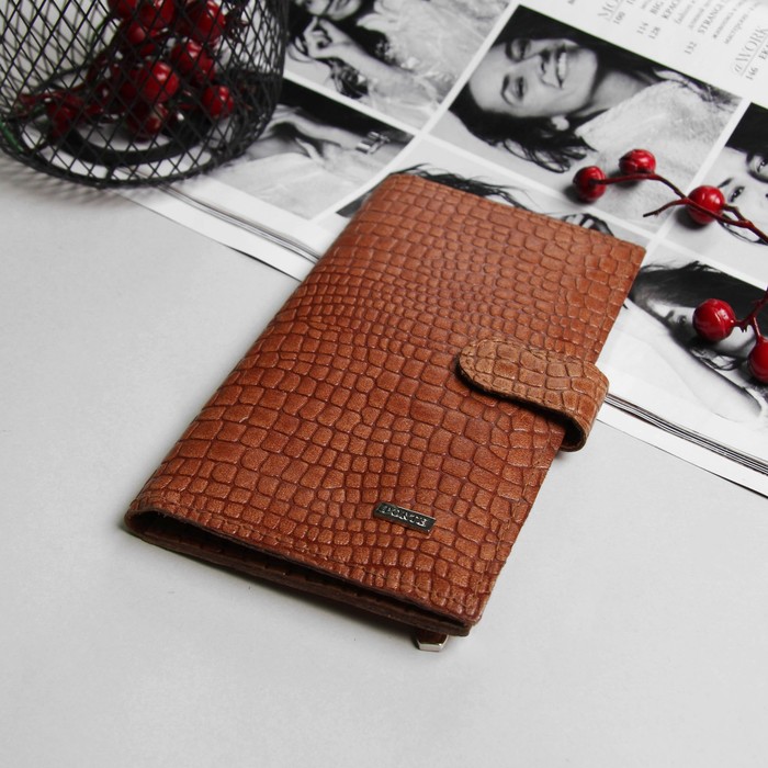 Кошелёк женский на кнопке, 1 отдел, отдел для карт, коричневый крокодил