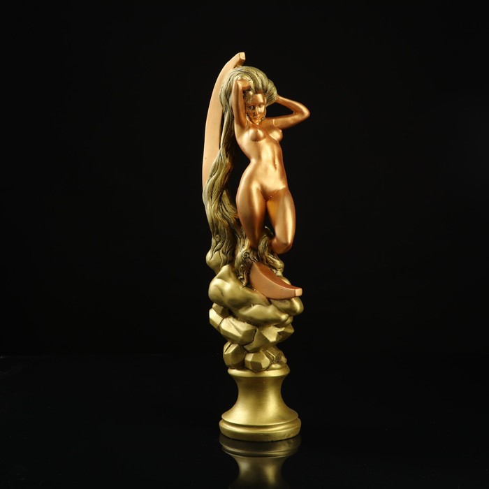 Статуэтка "Девушка и месяц" цветная