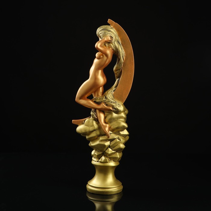 Статуэтка "Девушка и месяц" цветная