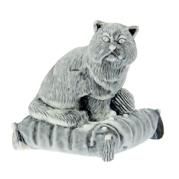 Сувенир "Кот на подушке с клубком"