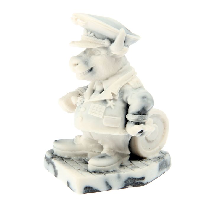 Сувенир "Бык — Генерал" шарж