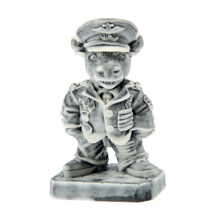 Сувенир "Бык-Полковник"