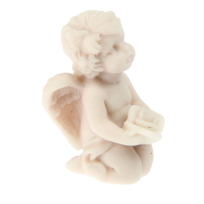 Сувенир "Ангелочек на коленях с бутоном розы"