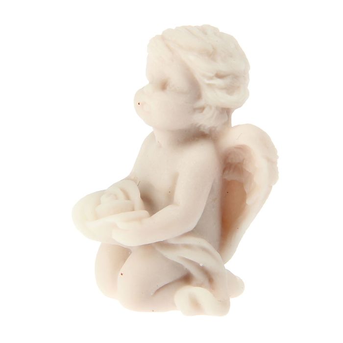 Сувенир "Ангелочек на коленях с бутоном розы"