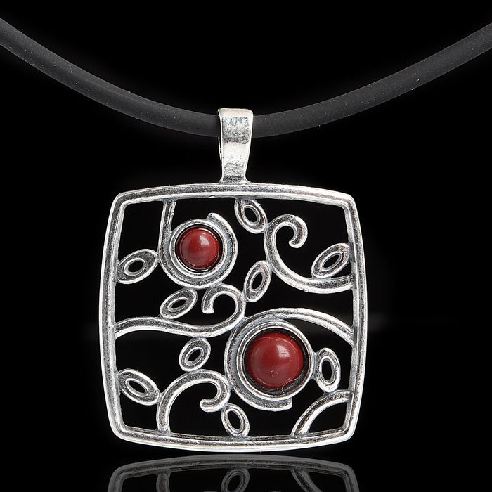 Кулон "Бора-бора", цвет красный в черненом серебре