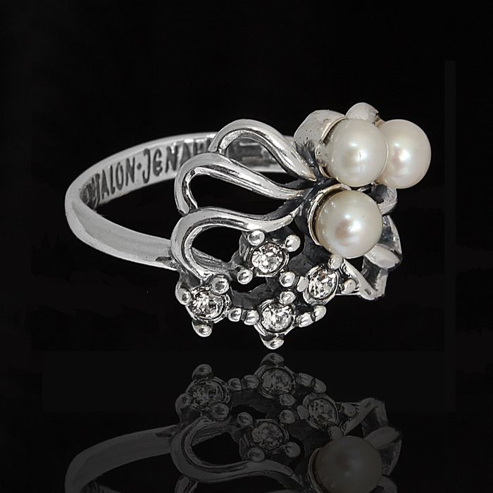 Кольцо "Биаро". размер 19, цвет белый в черненом серебре