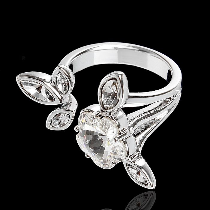 Кольцо "Яблоня", безразмерное, цвет белый в серебре