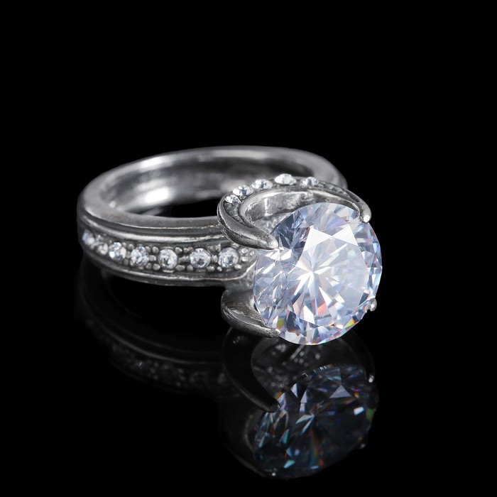 Кольцо "Голубая луна", размер 18, цвет белый в черненом серебре