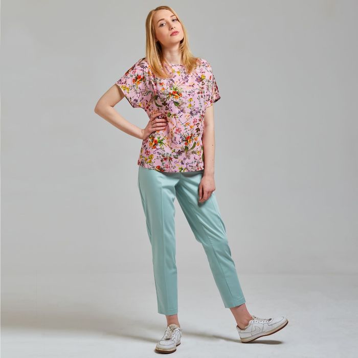 Блуза женская, размер 46, рост 170 см, цвет цветы на розовом (арт. B1392-0869)