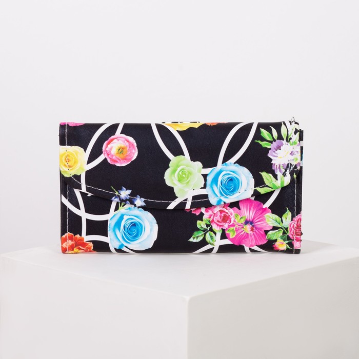 Кошелёк женский на клапане "Фэнтэзи", 4 отдела, отдел на рамке, отдел для карт, чёрный