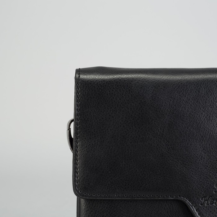 Планшет мужской, 3 отдела, 2 наружных кармана, регулируемый ремень, чёрный