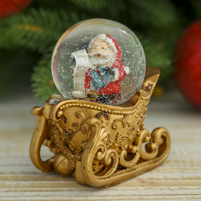 Сувенир водяной шар "Дед Мороз на санях"