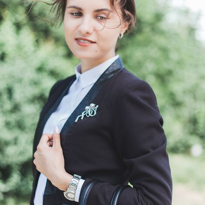 Брошь "Потье", цвет белый в черненом серебре