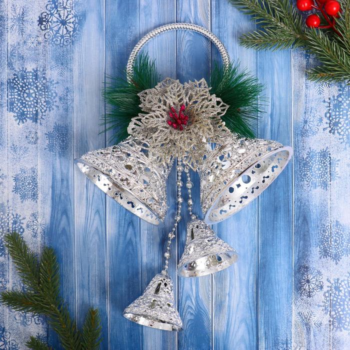 фото Украшение новогоднее "колокольчики резные на кольце с цветком" 20х43 см, серебро зимнее волшебство