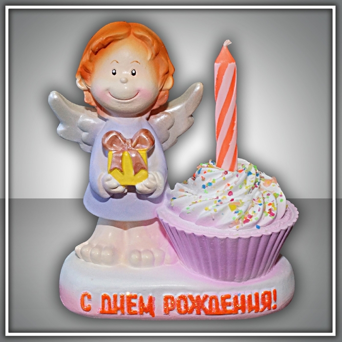 Свеча в подсвечнике "Ангел с подарком"