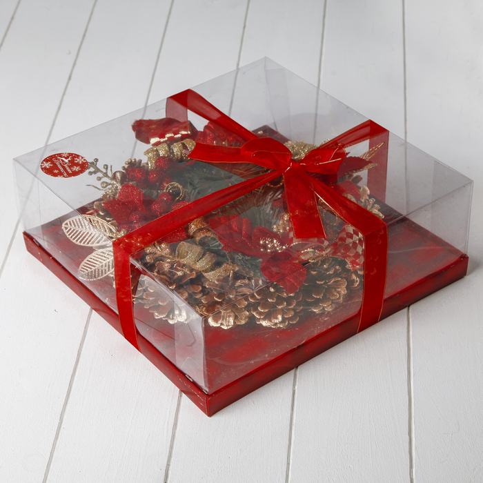 Венок новогодний d-26 см с красными цветами и золотыми листьями