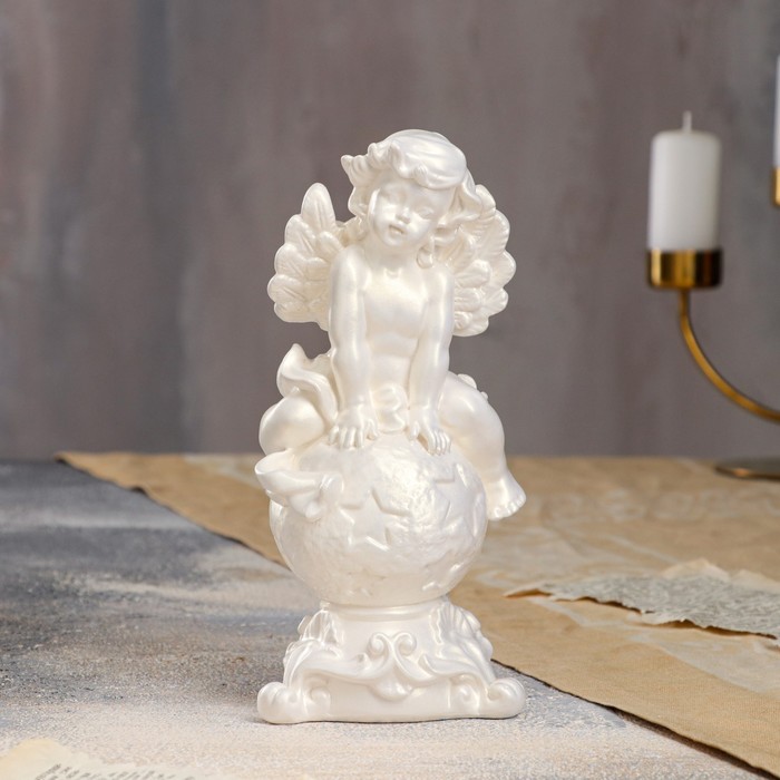 Статуэтка "Ангел на шаре" маленькая, перламутровая