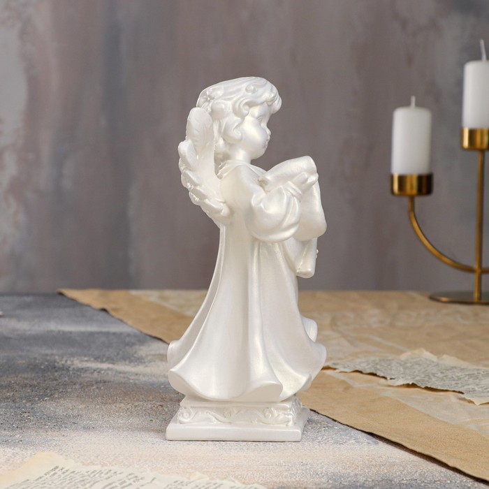 Статуэтка "Ангел с пергаментом" перламутровая