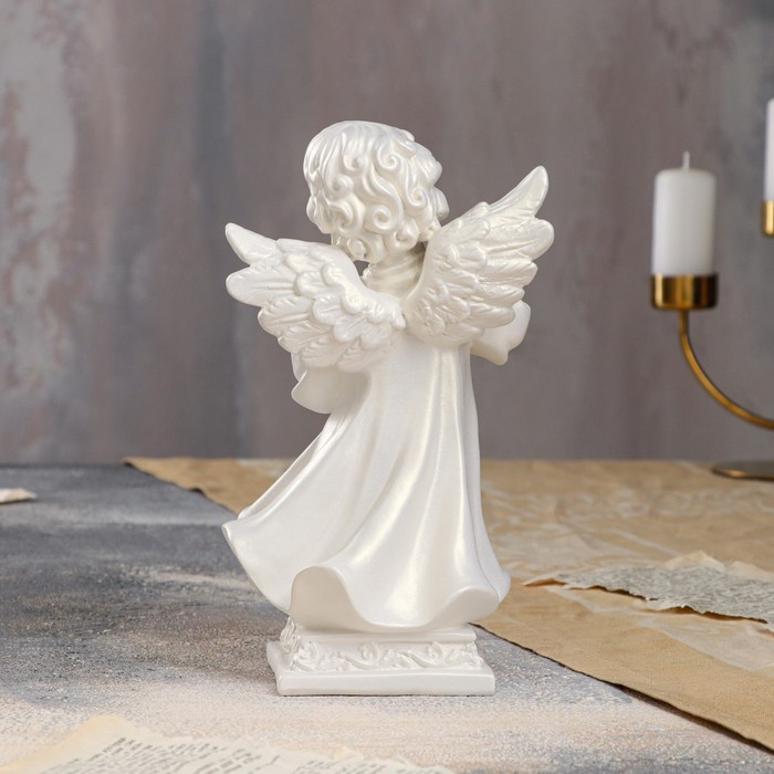 Статуэтка "Ангел с пергаментом" перламутровая