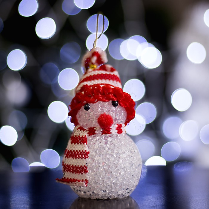 Игрушка световая "Снеговик" (батарейки в комплекте) 6х13 см, 1 LED RGB, КРАСНЫЙ