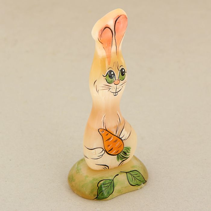 Скульптура "Заяц" на подставке