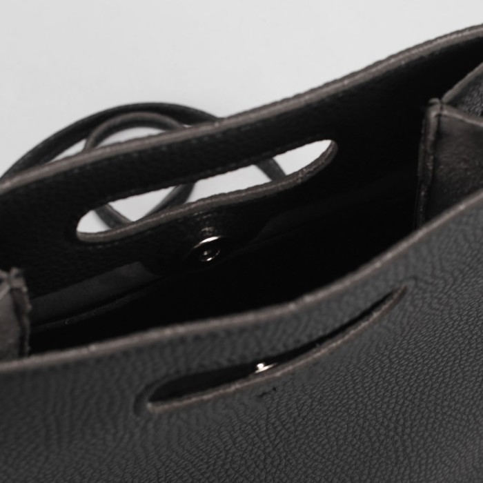 Сумка женская на магните "Планшет", 1 отдел, длинный ремень, чёрная