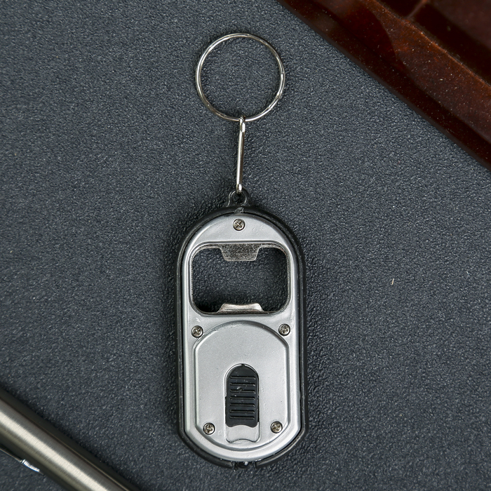 Брелок световой с открывашкой "100 пудовый мужик" МИКС