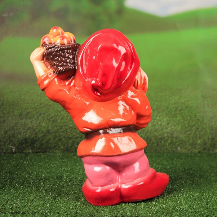 Садовая фигура "Гном с яблоками"