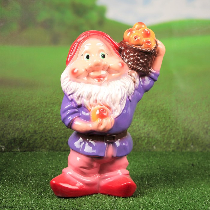 Садовая фигура "Гном с яблоками"