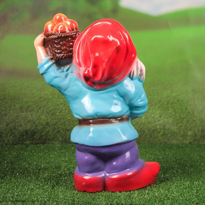 Садовая фигура "Гном с яблоками"