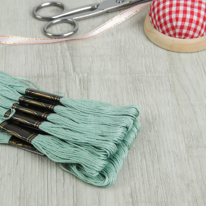 Мулине, № 3817, 8±1м, цвет бледно-зелёный