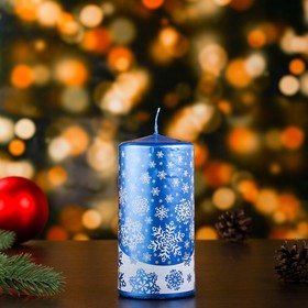 Свеча-цилиндр новогодняя 'Новогодние узоры №4', 12,5х6 см, 35 ч, 275 г, голубая с белым Ош