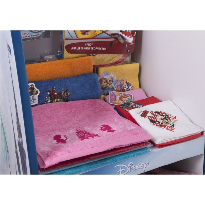 Торговое оборудование для лицензионного текстиля 2200*1600*45см