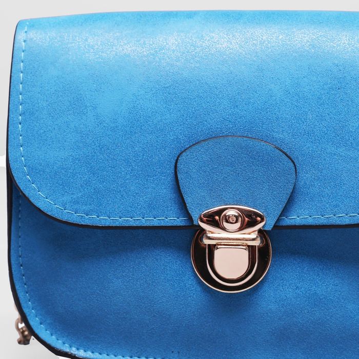 Сумка женская на клапане, 1 отдел, длинная цепочка, цвет синий